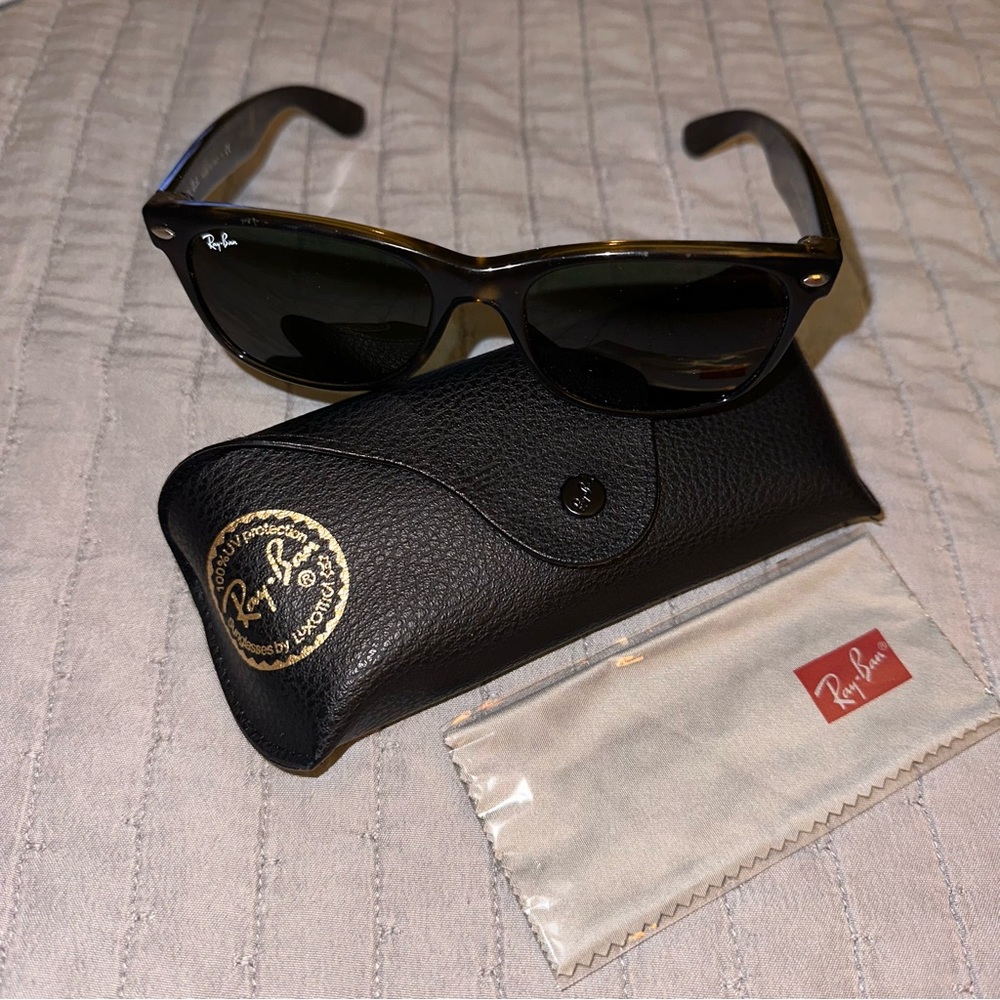 Ray-Ban New Wayfarer Sunglasses Polished Tortoise with Case and Microfiber Cloth